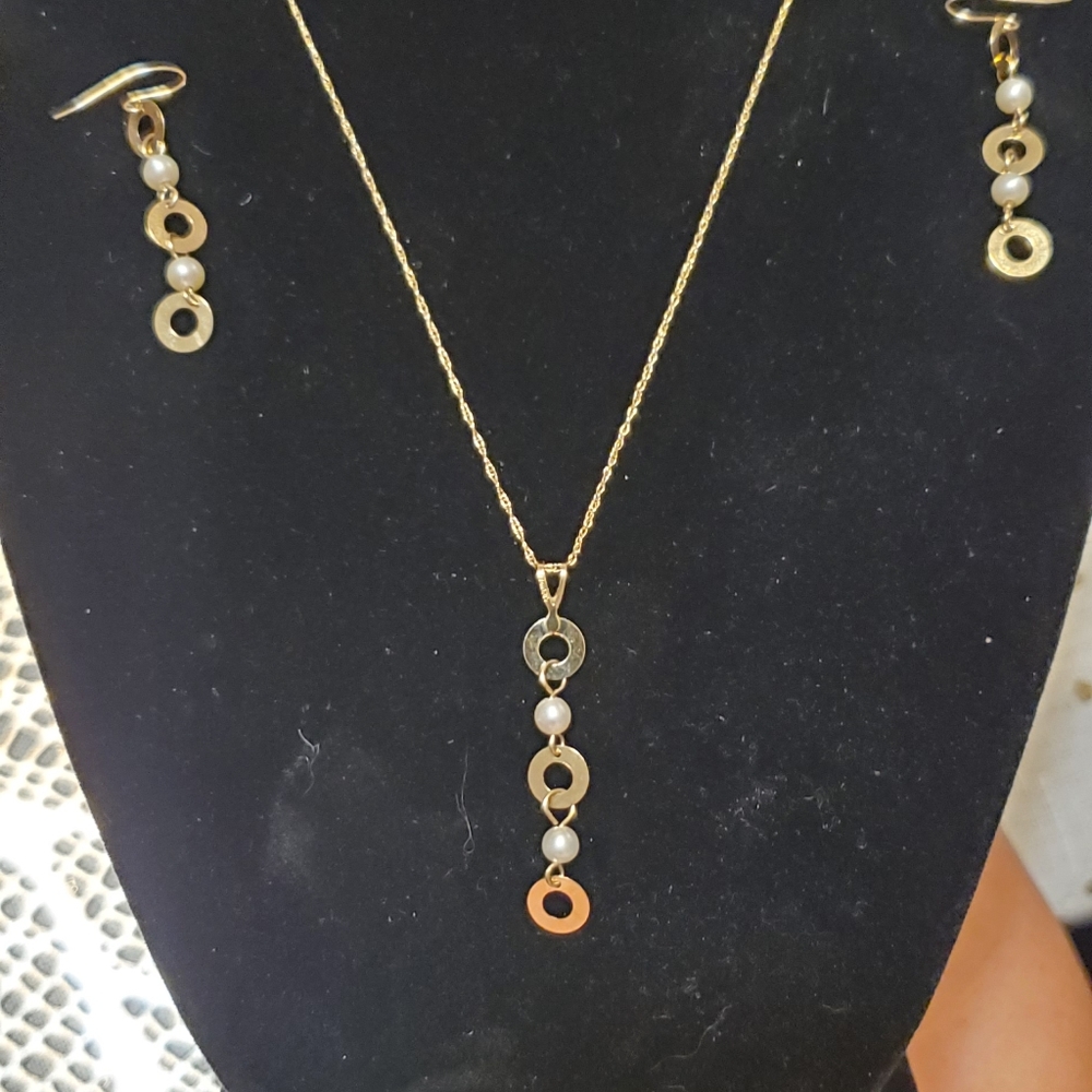 14k gold & fresh water pearl necklace & earrings